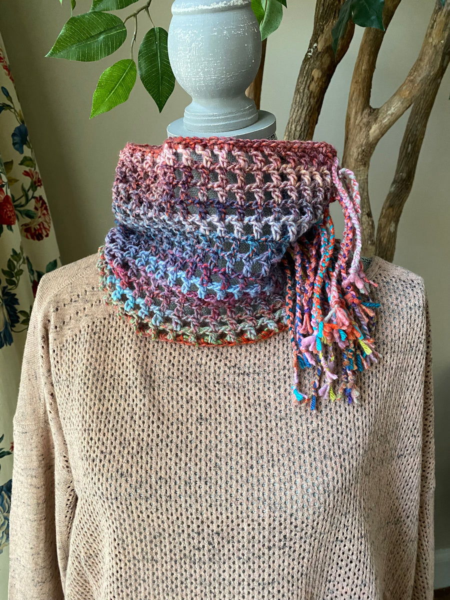 slashKnots cowl – fringe Melrose Crochet -