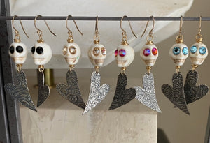 Skull heart earrings - Choose your color