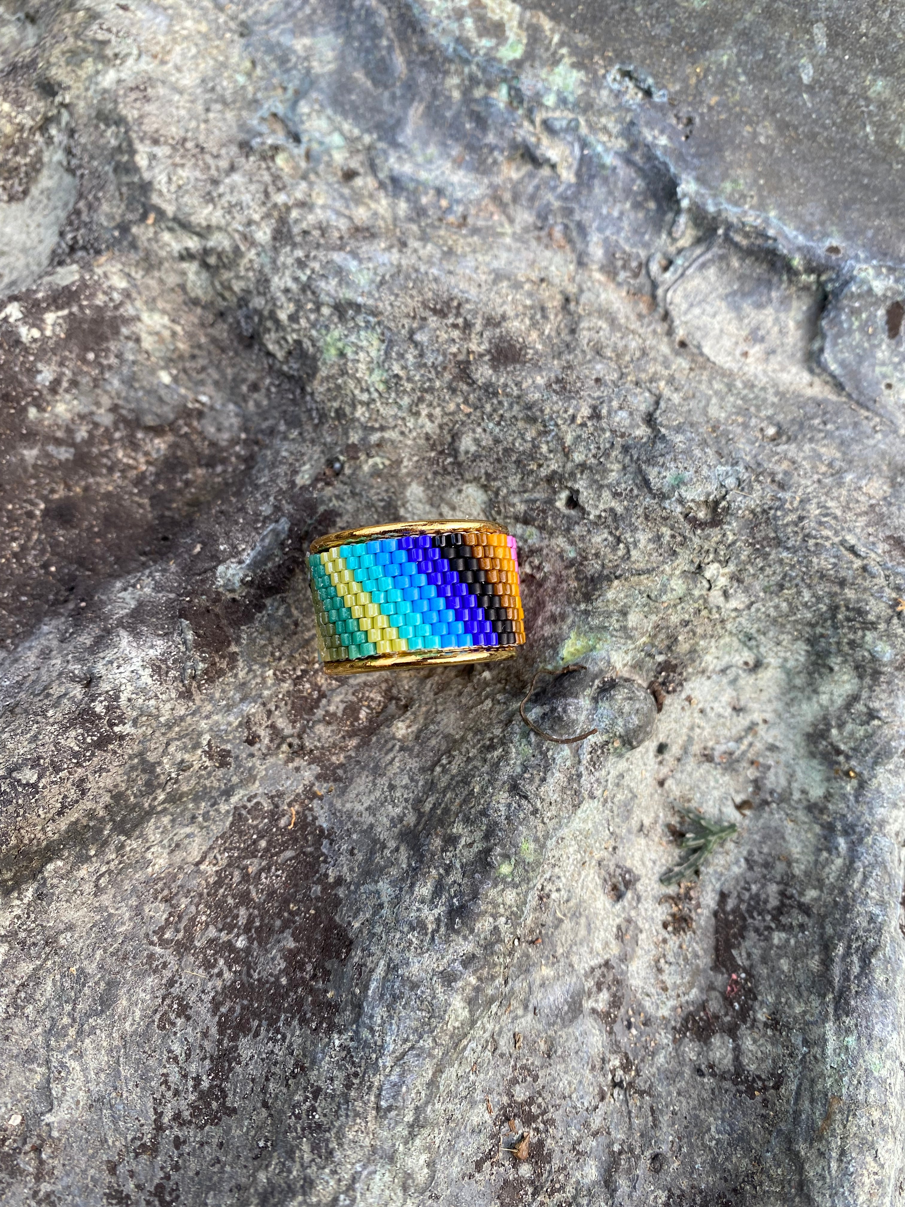 Beaded wide band ring - Mod Rainbow