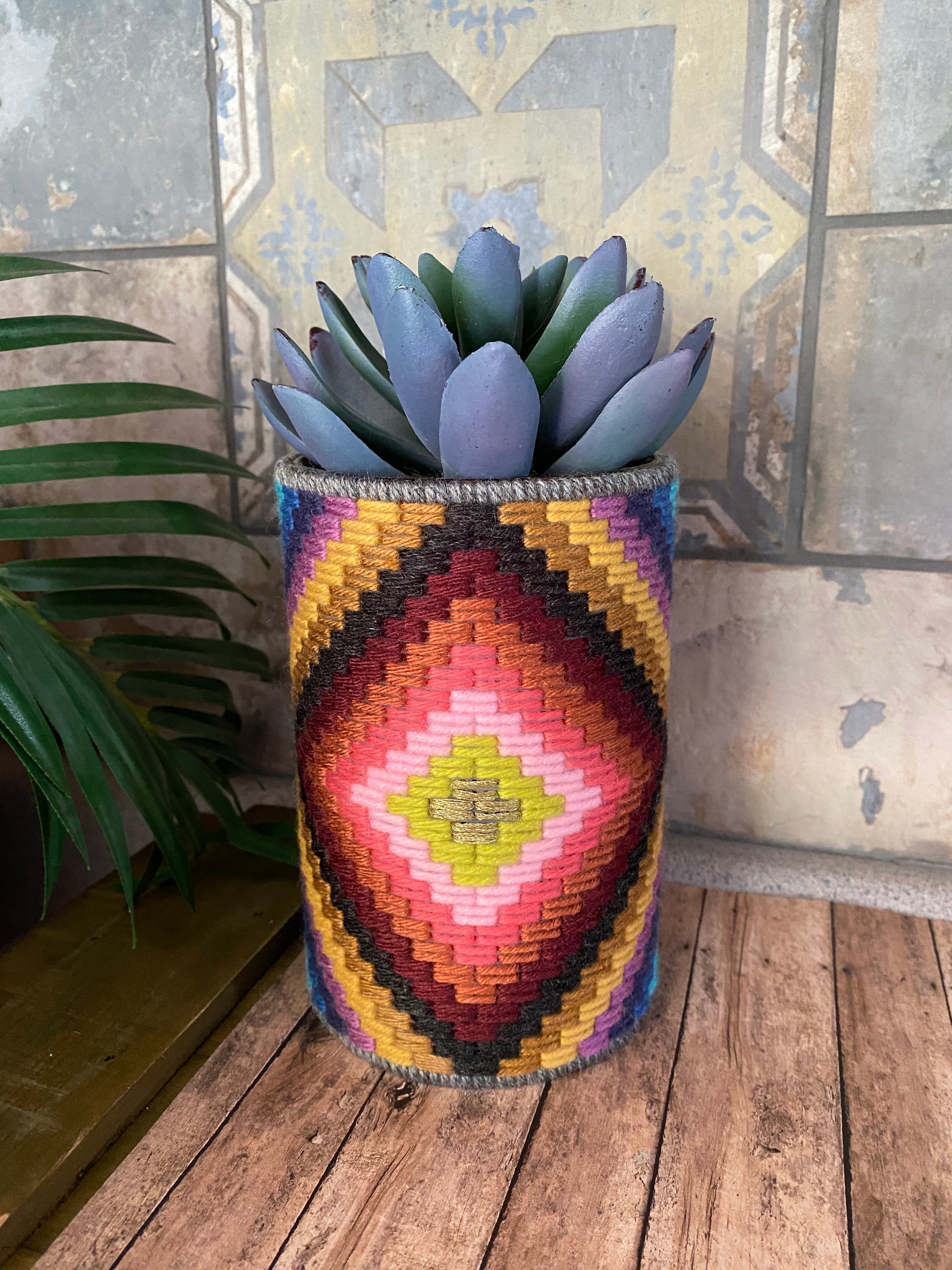 Needlepoint glass jar w/ bamboo lid - Naples