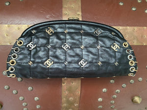 black medium classic chanel bag