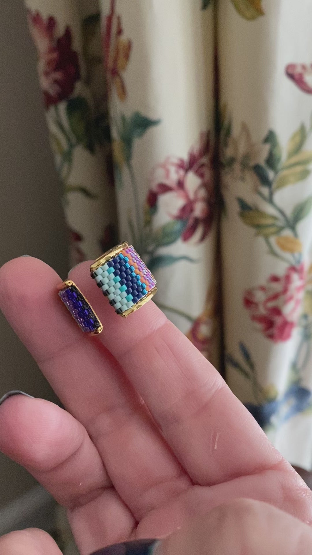 Beaded wide band ring - ColorBlock