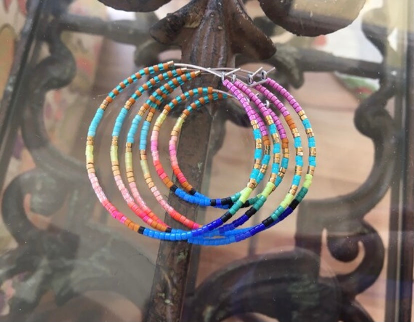 SKINNIES colorful beaded hoops - Mini Rio