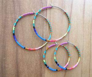 SKINNIES colorful beaded hoops - Mini Rio