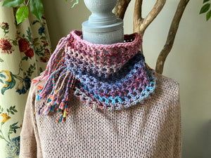 Crochet fringe cowl - Melrose
